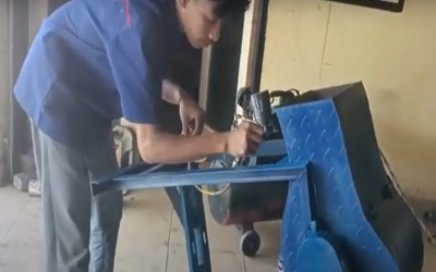 Mesin Pencacah Rumput Siswa XI AMP