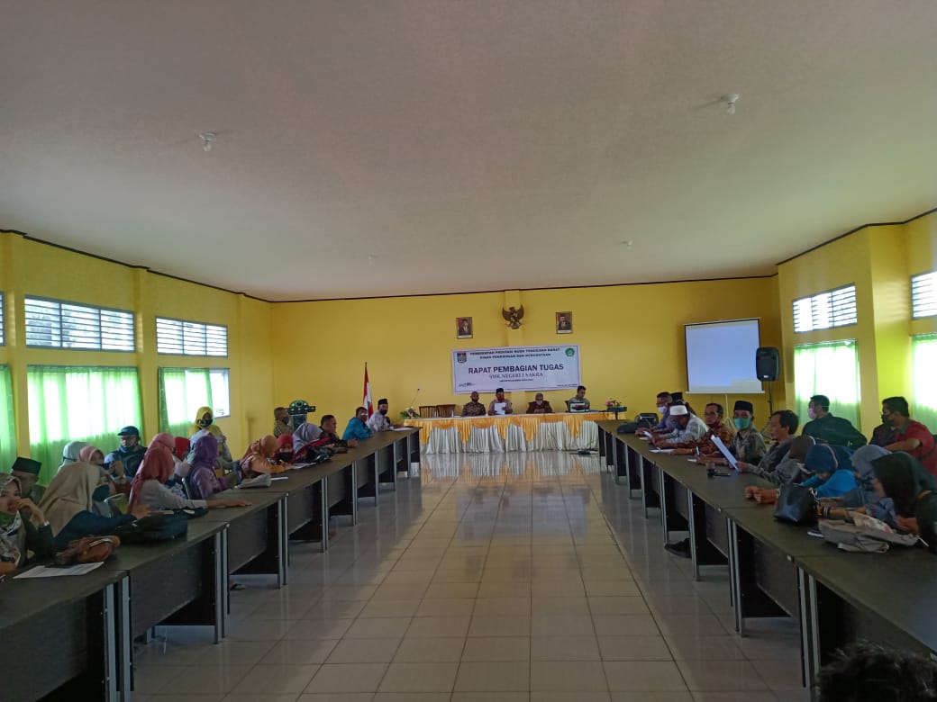 rapat pembagian tugas mengajar smkn 1 sakra TP. 2020/2021